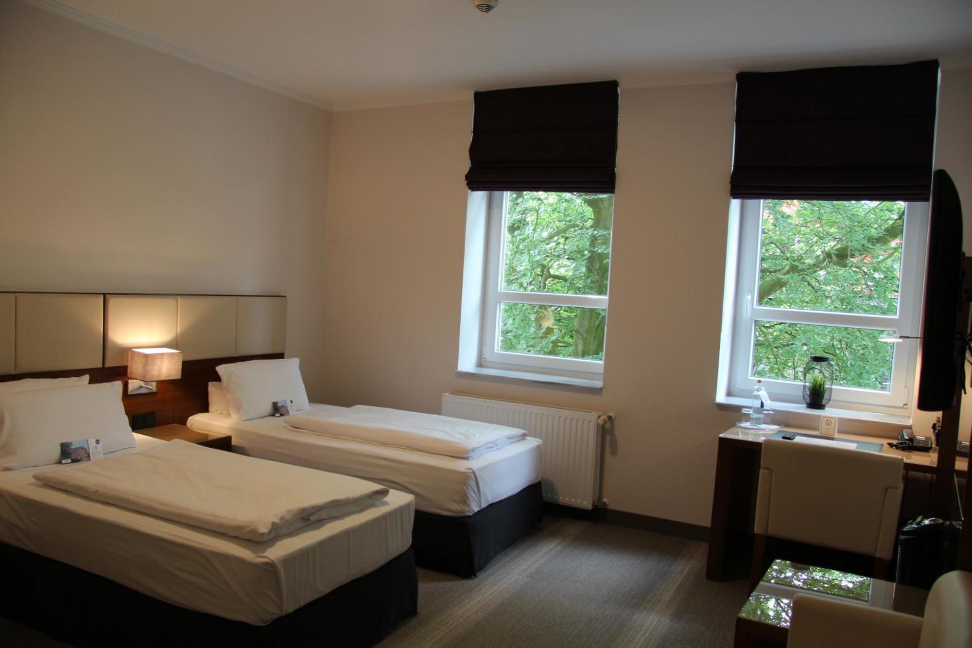 Adena Hotel Бремерхавен Екстериор снимка