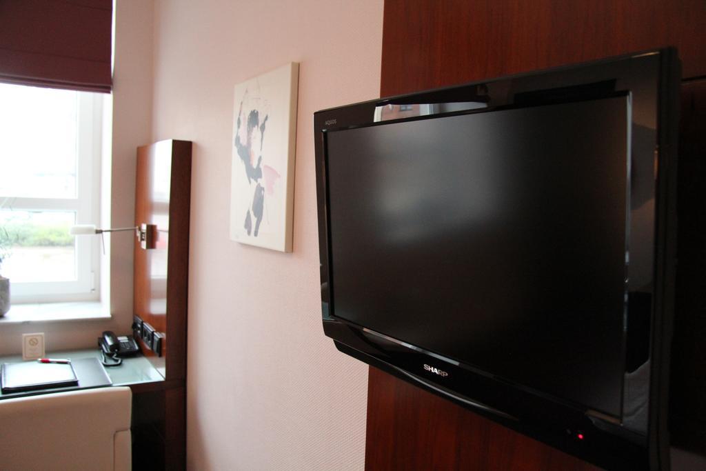 Adena Hotel Бремерхавен Екстериор снимка