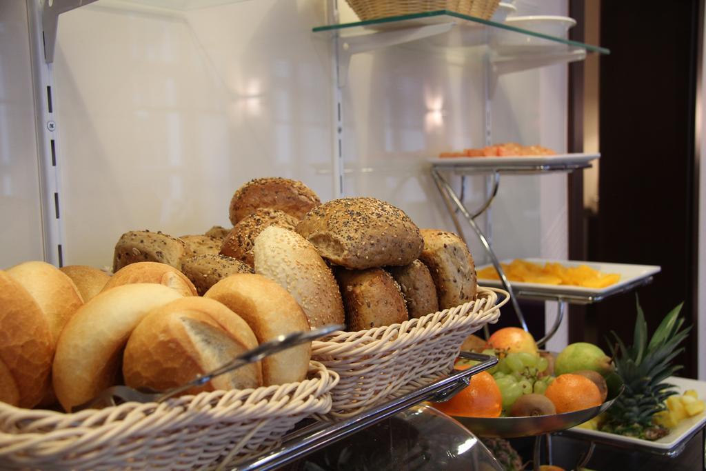 Adena Hotel Бремерхавен Екстериор снимка