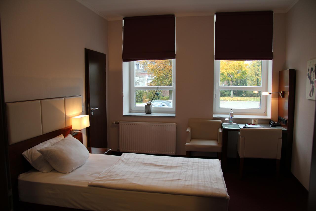 Adena Hotel Бремерхавен Екстериор снимка