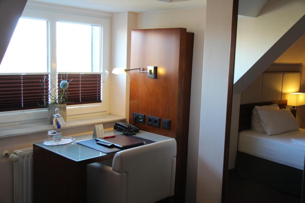 Adena Hotel Бремерхавен Екстериор снимка