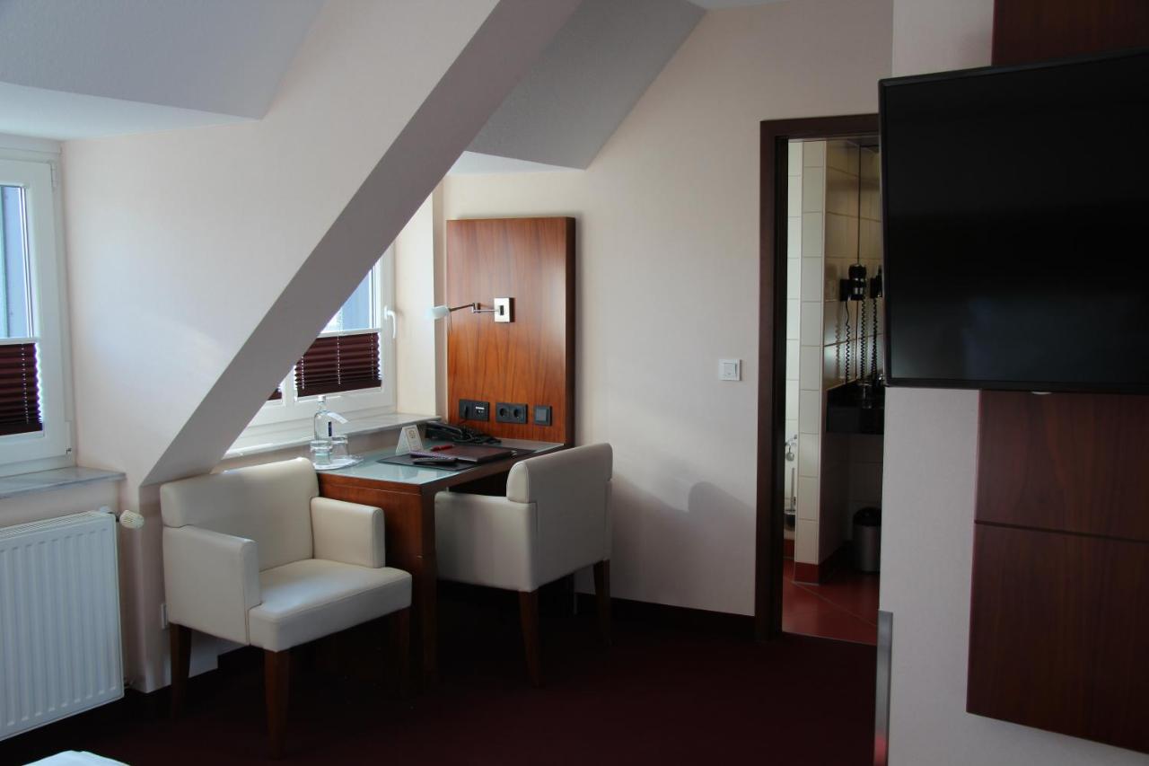 Adena Hotel Бремерхавен Екстериор снимка
